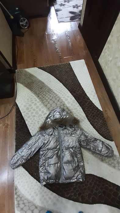 Продам  курточку для девочек.