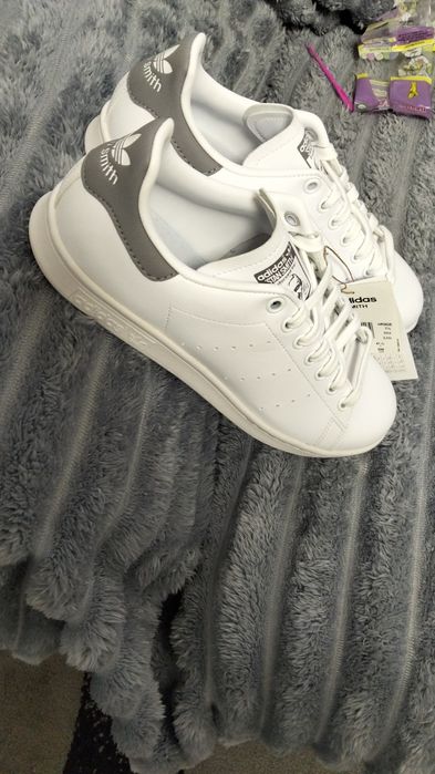 Vând adidas bărbați originali stan Smith