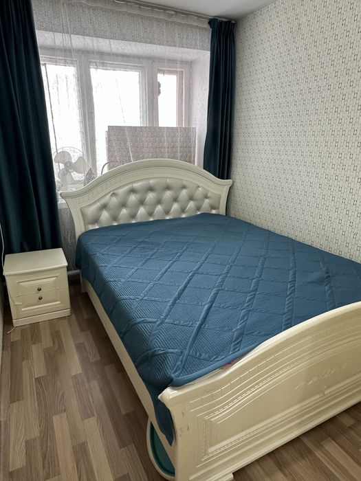 Продам,спальный гарнитур