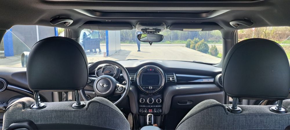 Mini Cooper an 2019 automata,