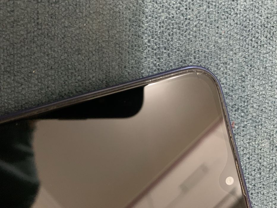 Продам Samsung A10.