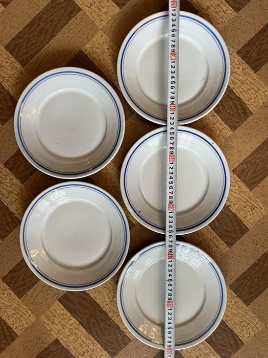 Порцеланови чинии