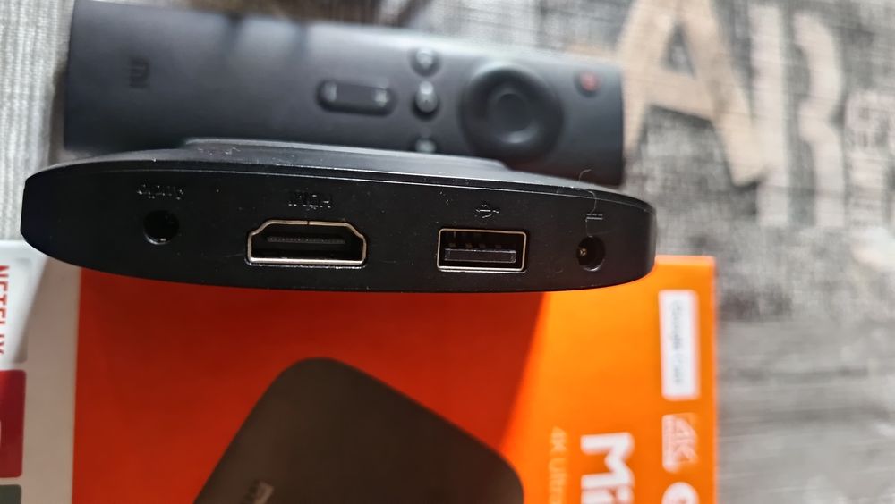 Продавам Xiaomi Mi TV Box 4K Ultra HD