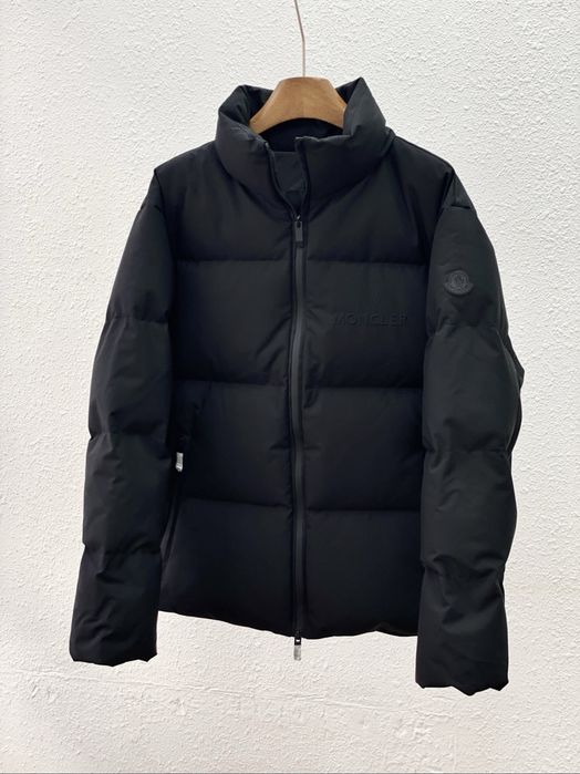 Geaca Moncler , calitate premium , pe comanda , orice marime , XL