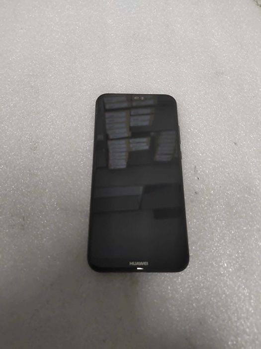 Продавам Huawei P20 lite