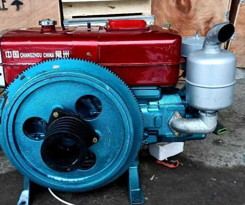 Дизель мотор 1100 сотилади.