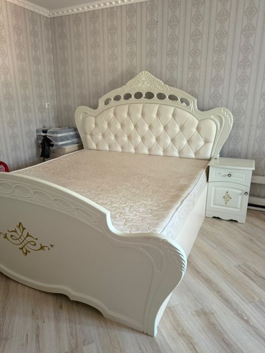 Продам Спальный гарнитур. Полный комплект