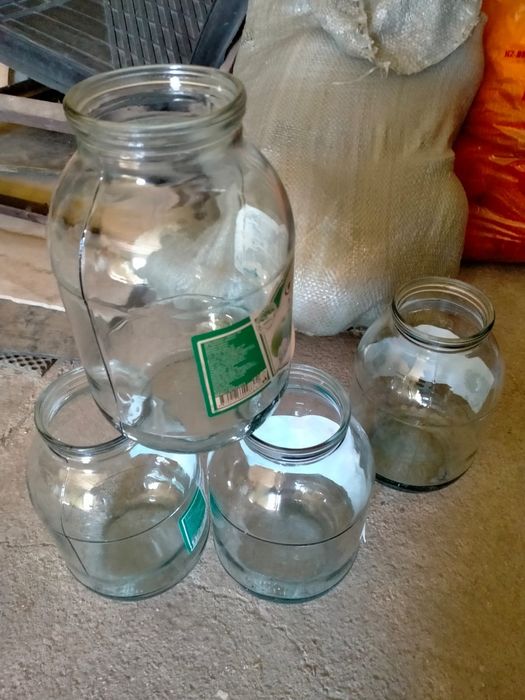 Продам банки двух литровые