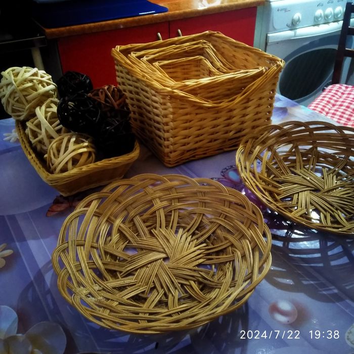 Наборы из соломки для интерьера квартиры.