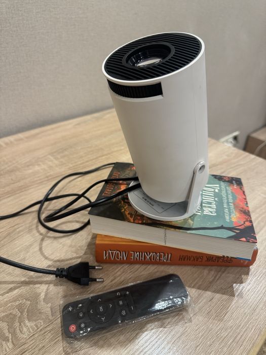 Портативный LCD-проектор для дома