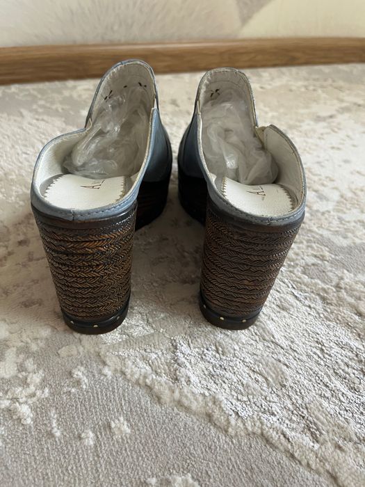 Продам сабо б/у в идеальном состоянии