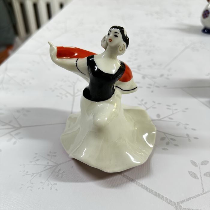 Распродажа статуэток