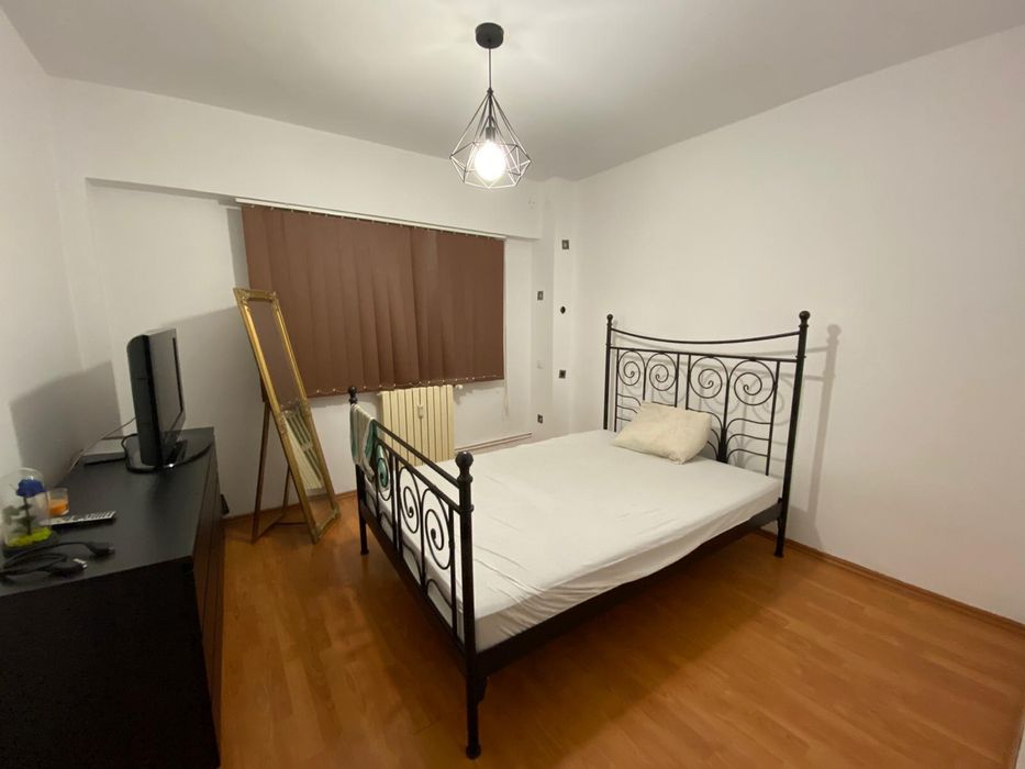 Ofer spre inchiriere Apartament cu 3 camere