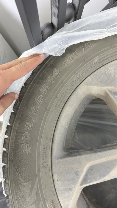 Продам резину с диском