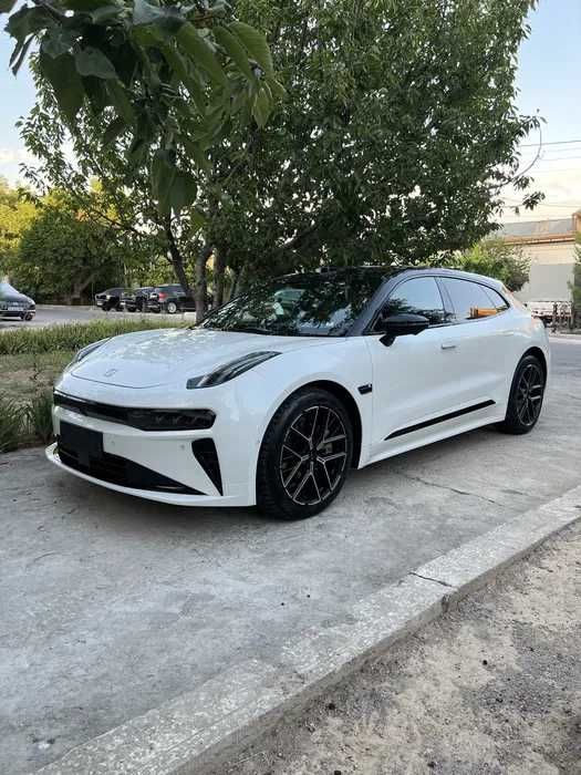 BYD ZEEKR  001 ultra +2026