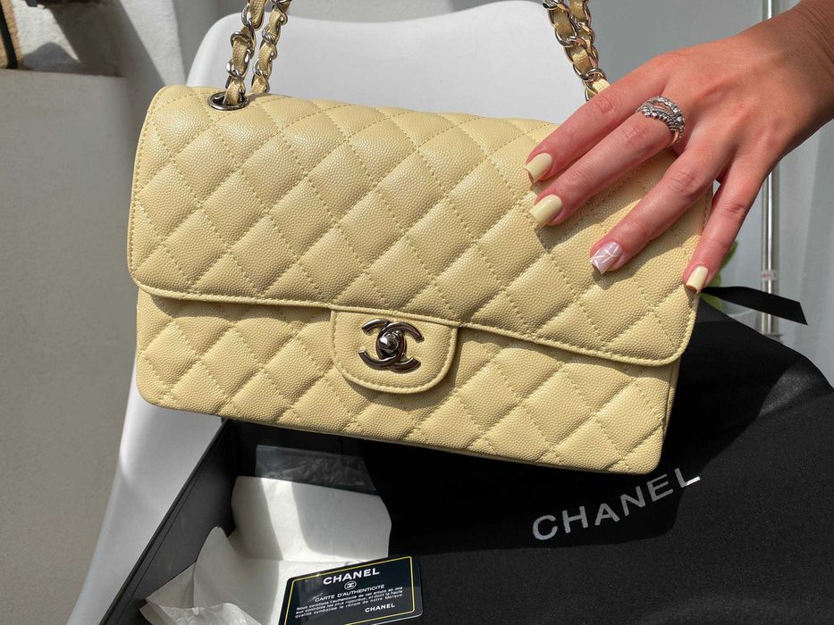 Geantă Chanel din Piele Bej / Crem, Poseta Chanel din Piele Caviar