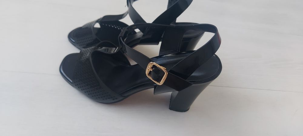 Продам обувь летние