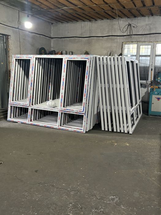 Пластик терезе есик