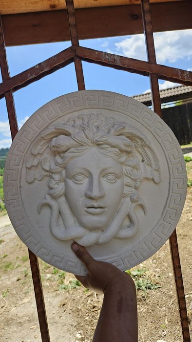 Медуза versace версаче, череп декорация, бетонни фигури за оцветяване