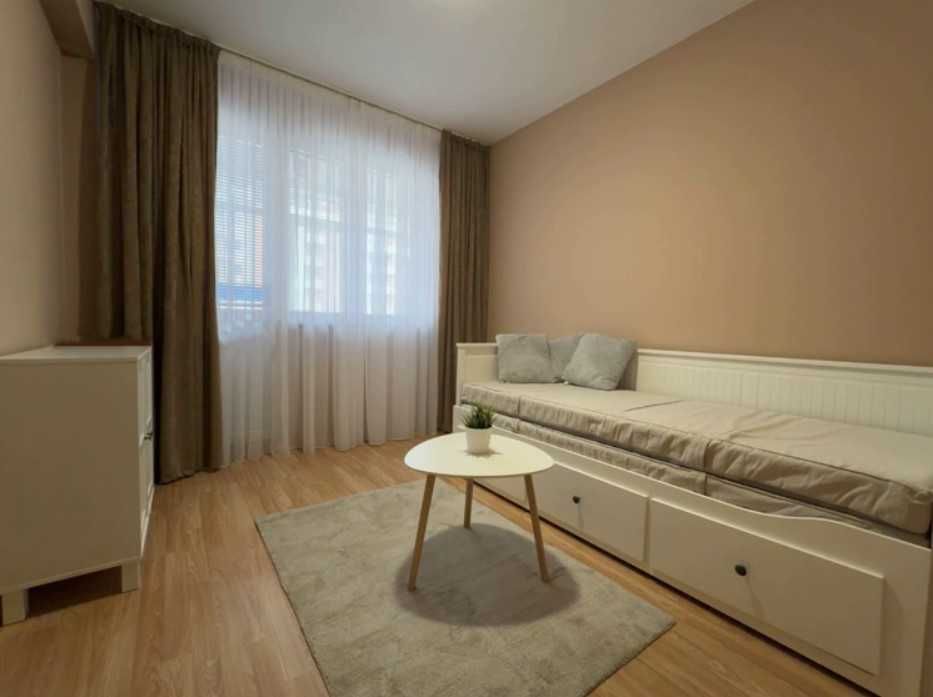 Тристаен апартамент под наем Борово