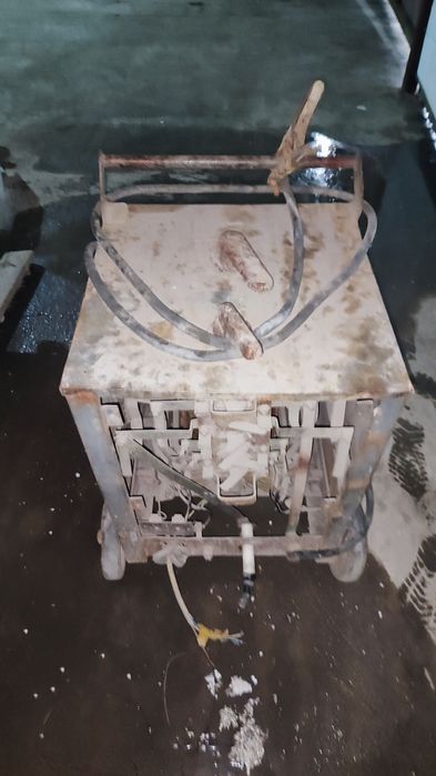 Продается сварочный аппарат 380кв