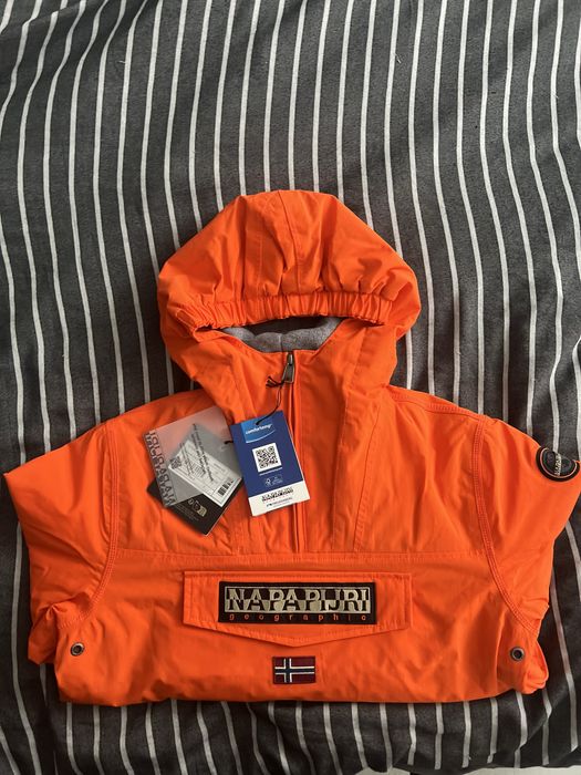 Чисто НОВО детско  яке Napapiri