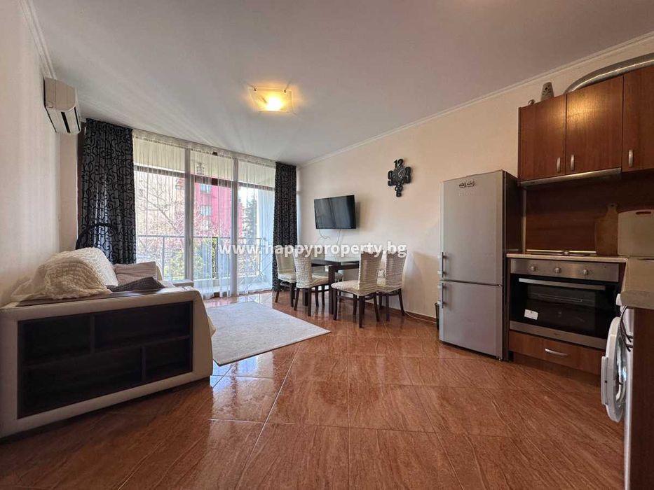 Продава се Тристаен апартамент в Свети Влас - 77 кв.м за 1364 €/кв.м - Снимка #1