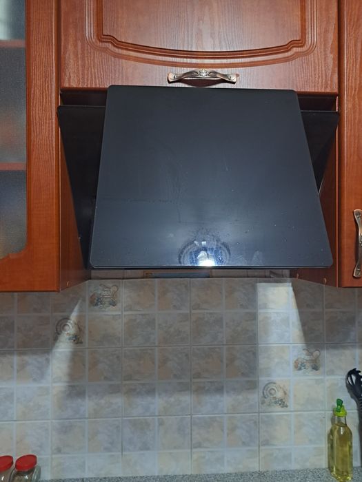 Срочно продам вытяжку сенсорную