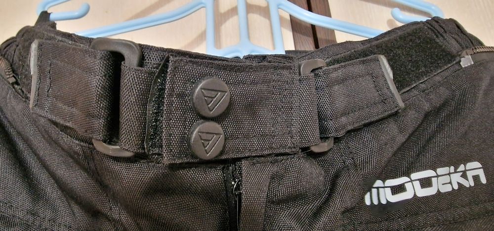 Мото панталон Модека, противо водма мембрана.