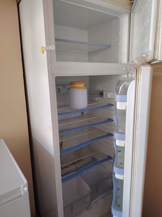 Холодильник indesit
