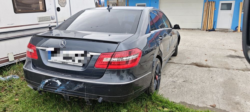 Mercedes E200 avariat