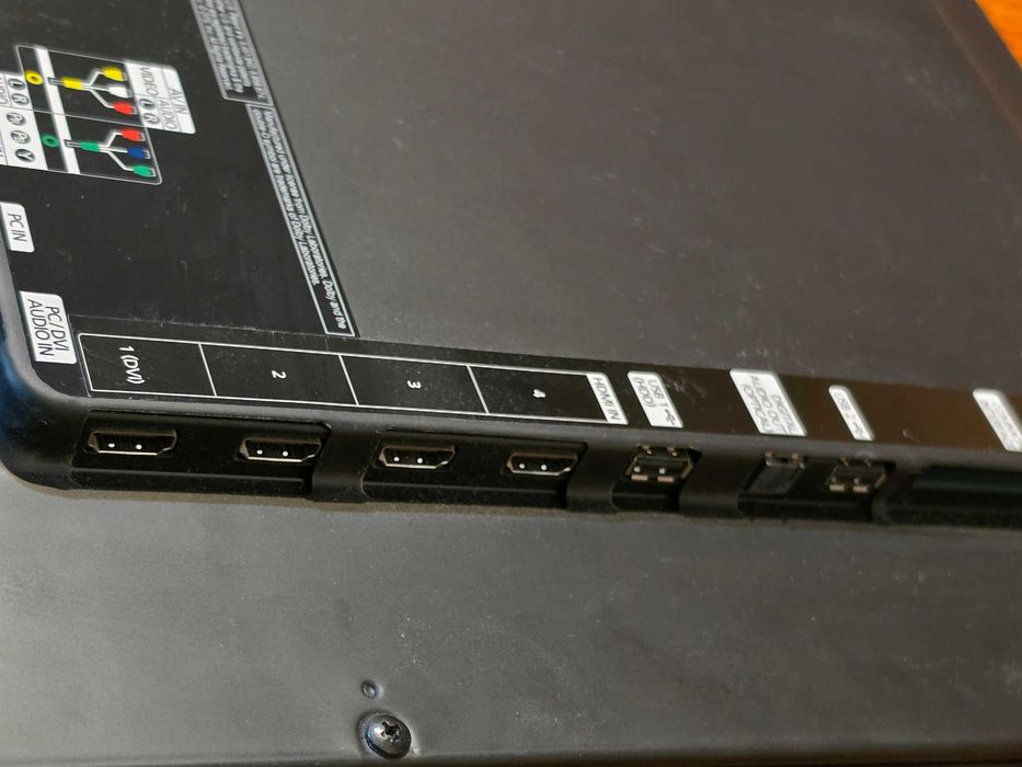 Продавам телевизор SAMSUNG UE32C5000 32 инча FULL HD,HDMI