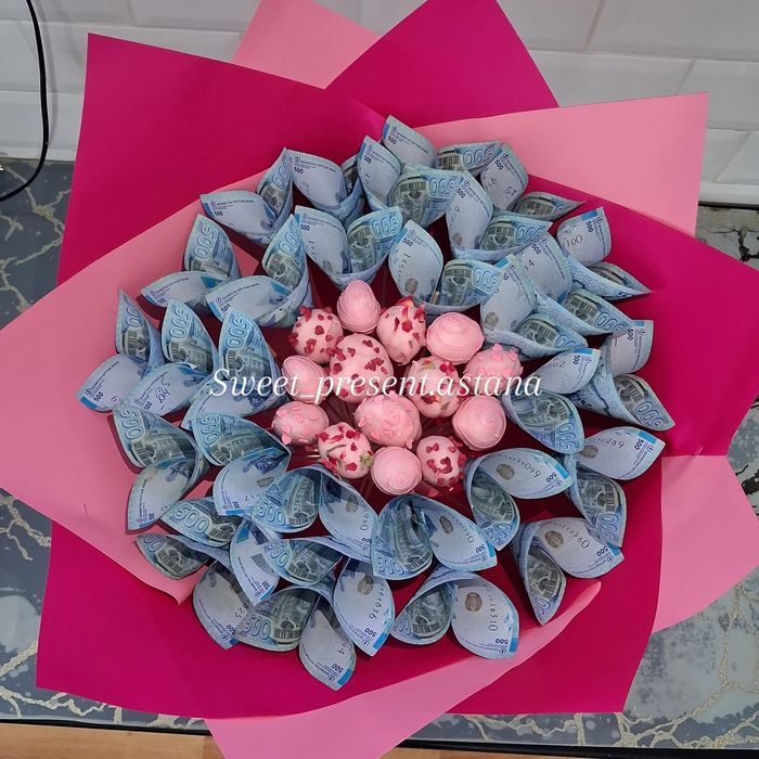 Денежный подарок. Букет из денег