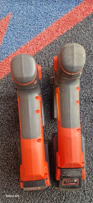 Milwaukee ferestrau pendular pe acumulator.