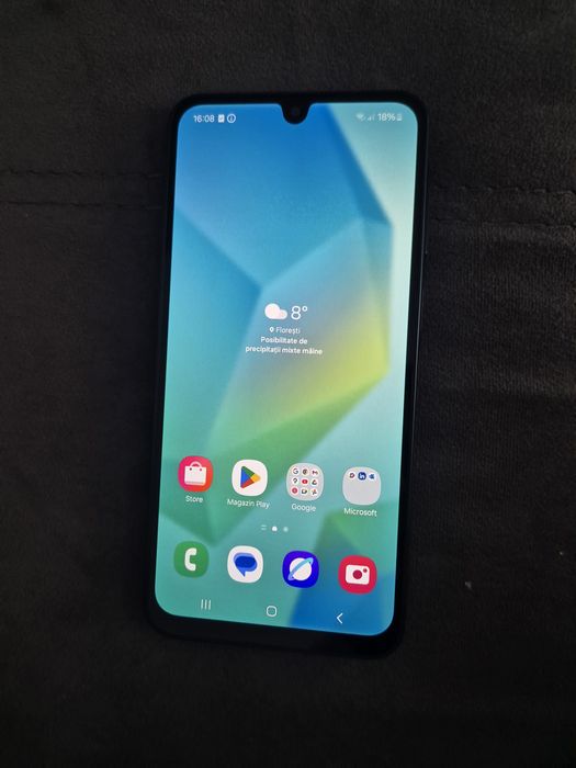 Vând 3 tefoane 2 samsung și un iPhone