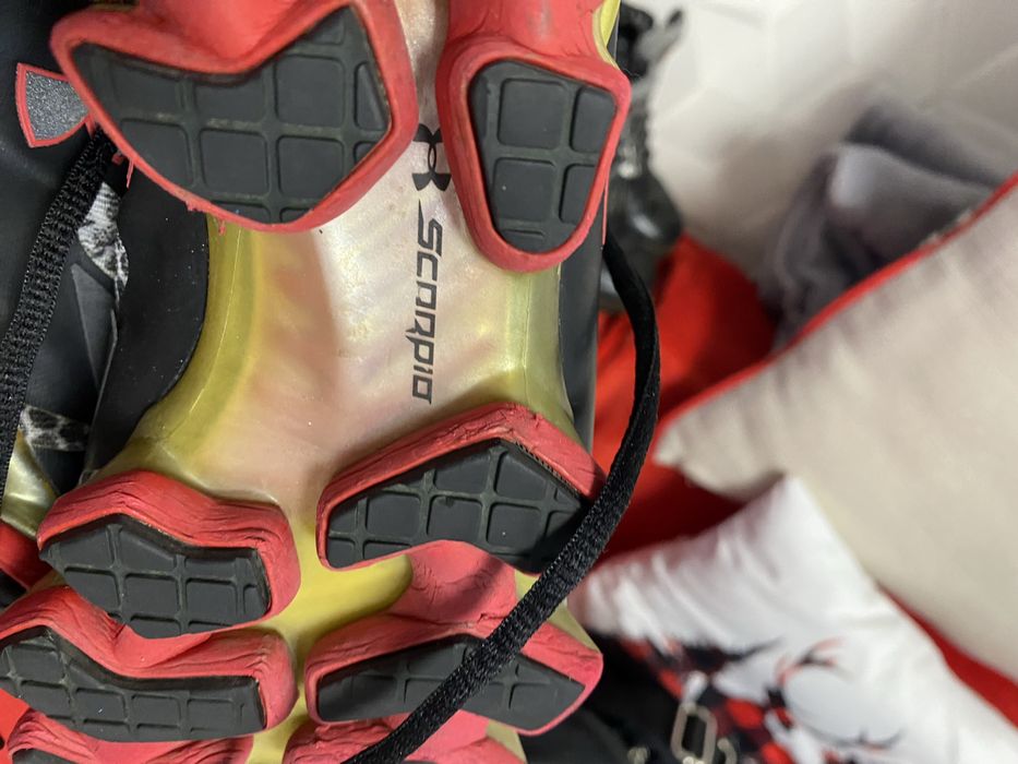 Adidasi de vanzare  model deosebit