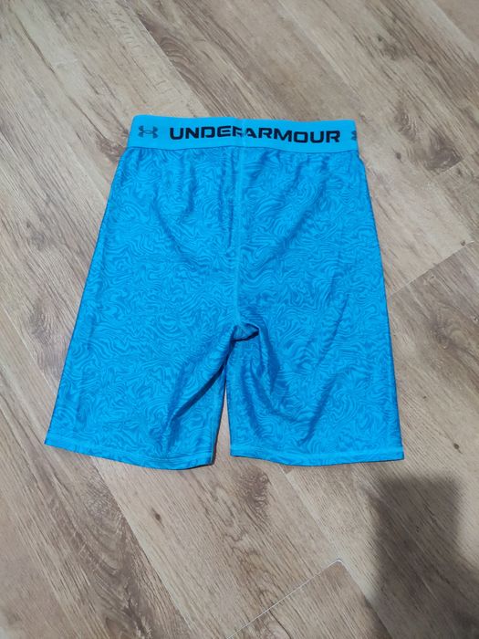 Pantaloni scurți de damă Under mărimea M