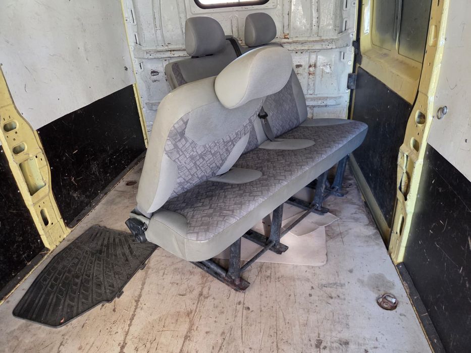 Тройна седалка за Опел виваро - Рено трафик