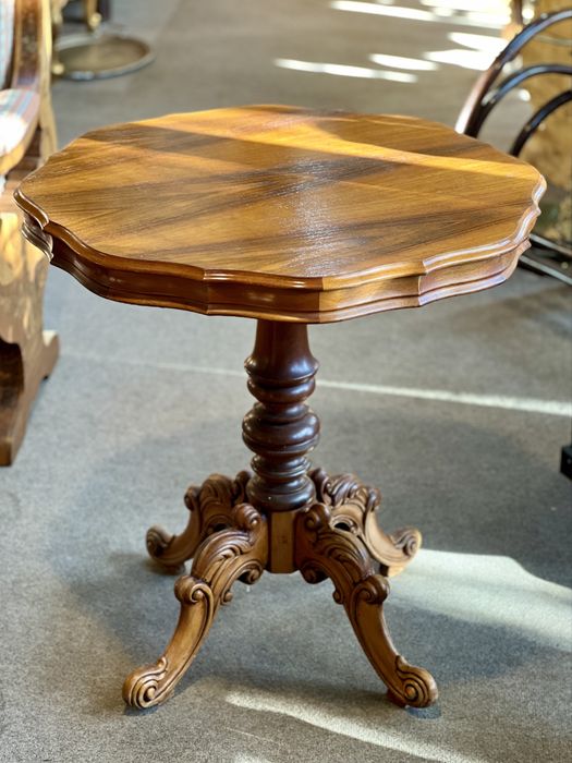 Măsuță lemn masiv, stil clasic ***vintage / antic / vechi / retro***