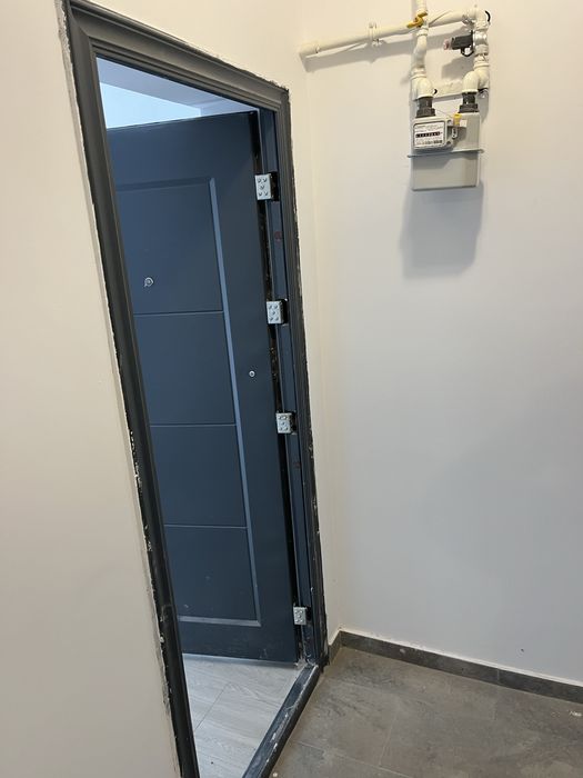 Vand apart. 2 camere - demisol - cu balcon - Chiajna - Militari