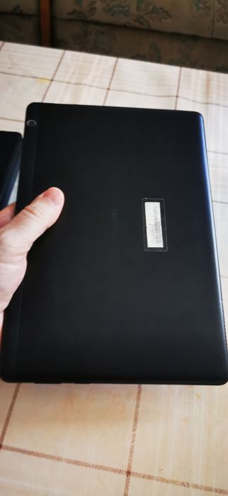 Tableta Huawei T5, display 10 inch. cu husa