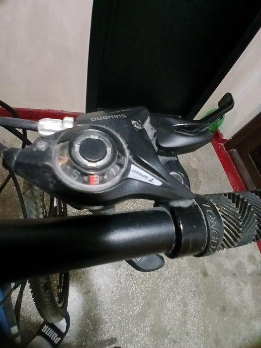 Vand bicicleta,manusi de box si tibiere