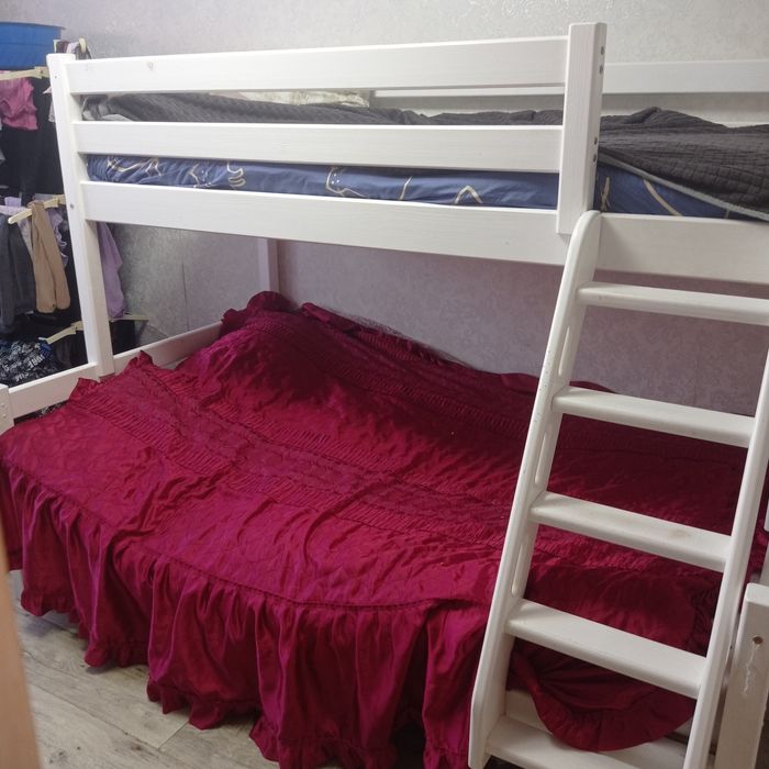 Продам кровать двухъярусная