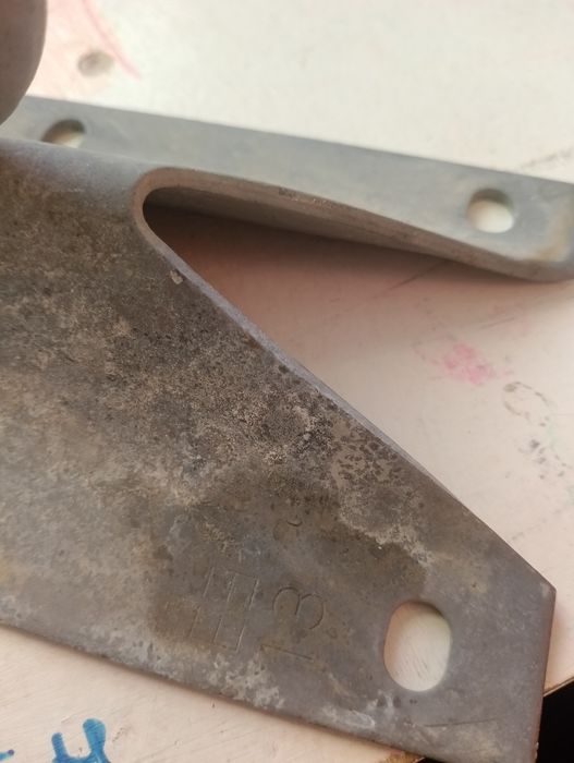 Крюк монтажный  32 шт