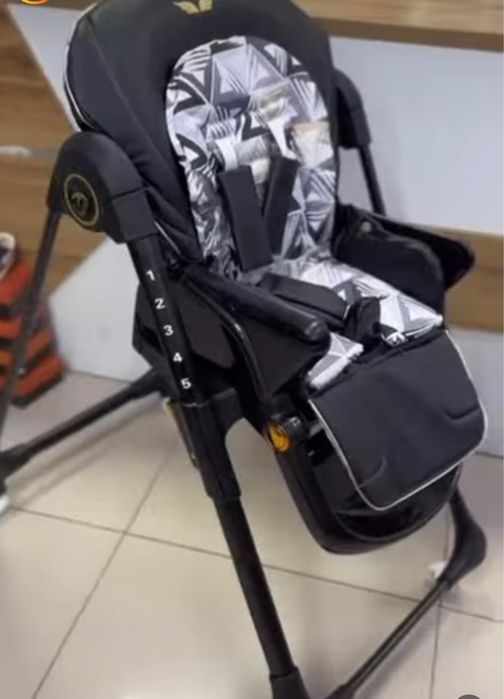 Детский обеденный стол