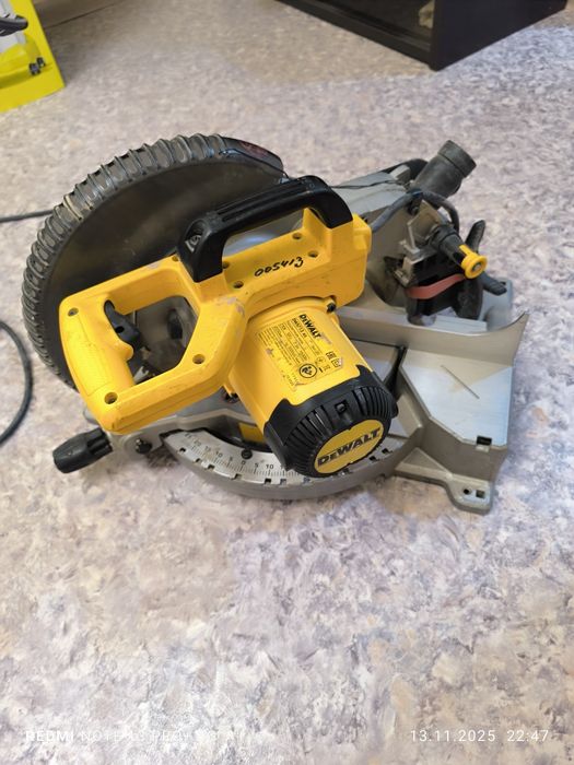 DeWalt 713 оригинал