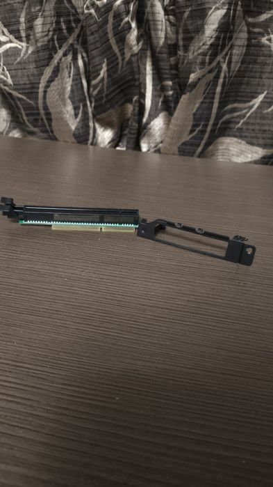 Vând Lenovo Thinkcentre PCIe Riser