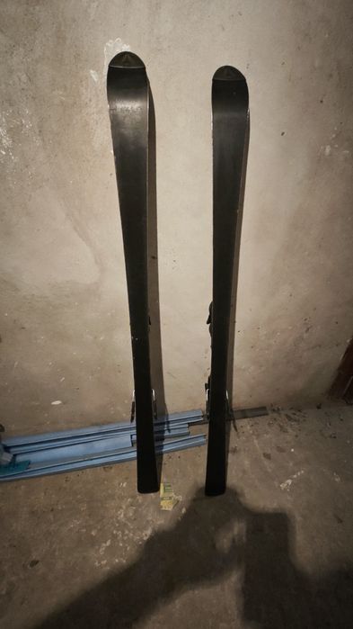 Продавам ски Atomic