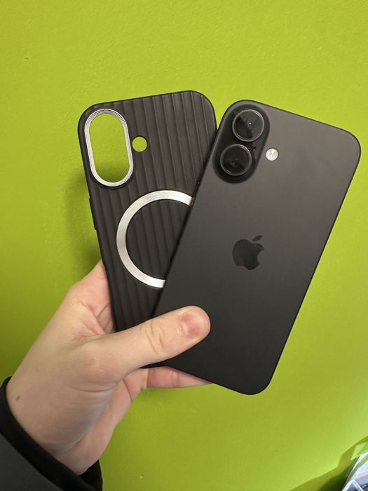 iPhone 16 – 128 GB – Stare excelentă – Sănătate baterie 100%