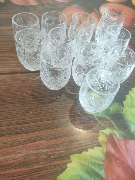 Продам хрустальные стопки 12шт.
